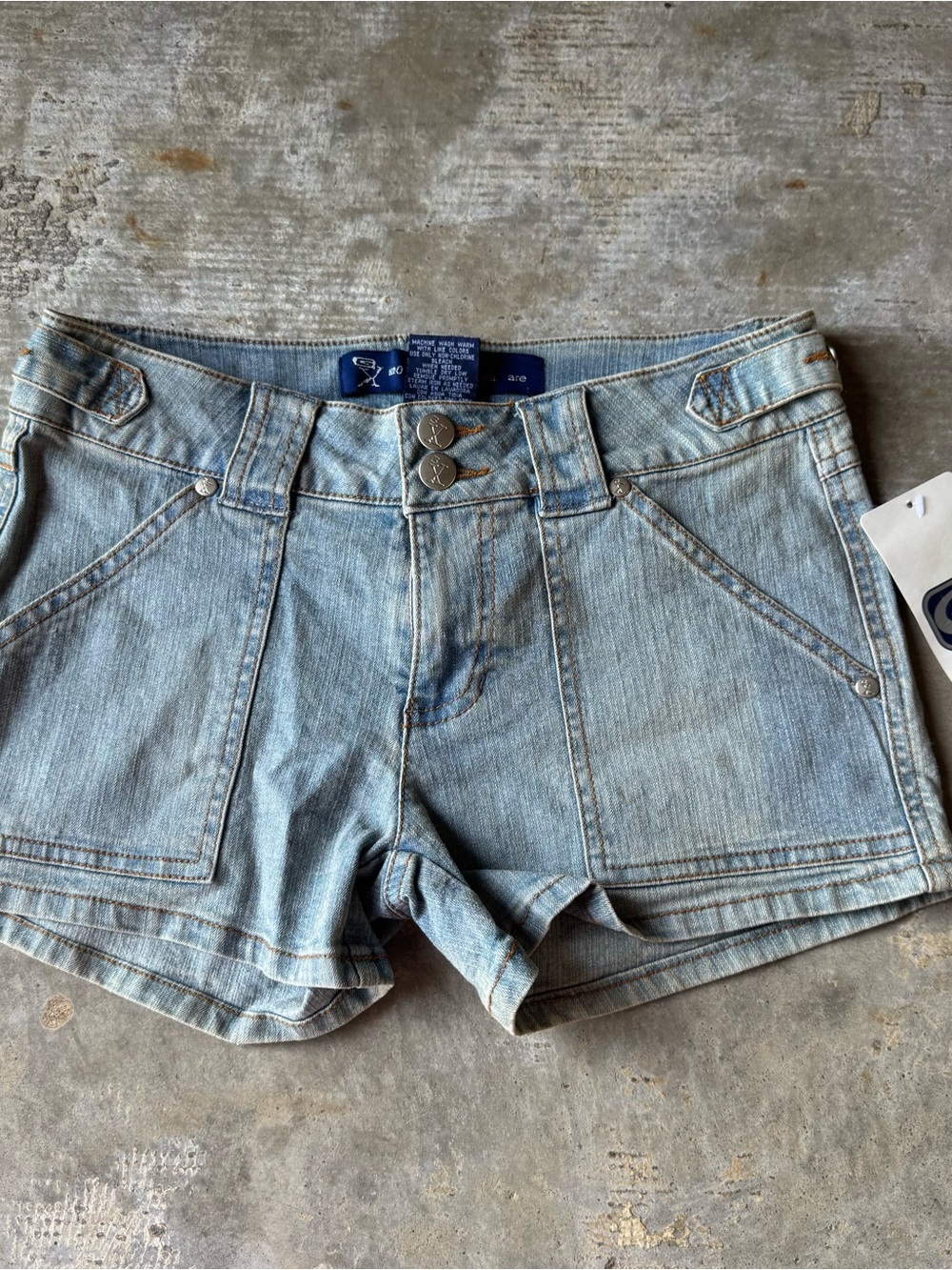 Y2K Light Wash Denim Women's Shorts - Blue